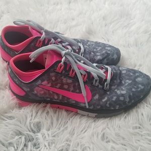 Nike free cheetah print trainers